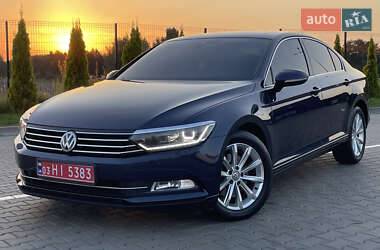 Седан Volkswagen Passat 2015 в 
