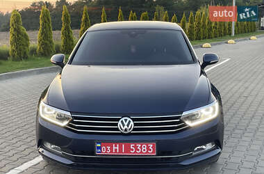 Седан Volkswagen Passat 2015 в 