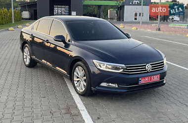 Седан Volkswagen Passat 2015 в 