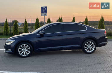 Седан Volkswagen Passat 2015 в 
