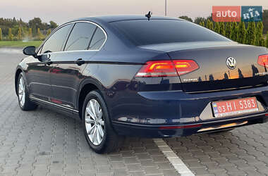 Седан Volkswagen Passat 2015 в 