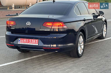 Седан Volkswagen Passat 2015 в 