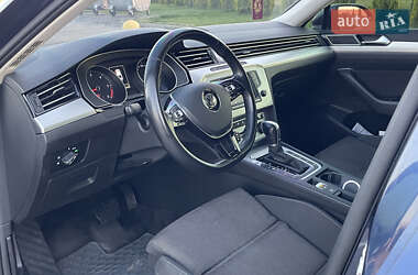 Седан Volkswagen Passat 2015 в 