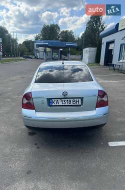 Седан Volkswagen Passat 2004 в Києві