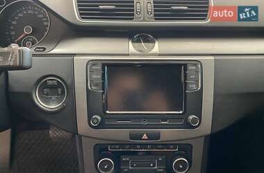 Универсал Volkswagen Passat 2011 в 