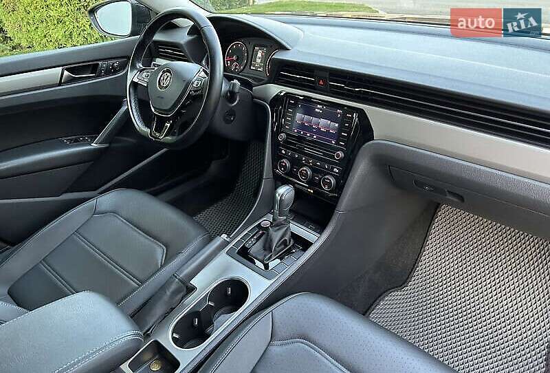 Седан Volkswagen Passat 2020 в Киеве