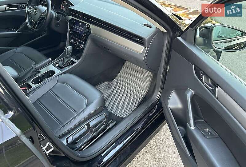 Седан Volkswagen Passat 2020 в Киеве