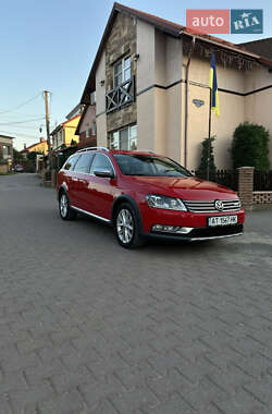 Універсал Volkswagen Passat 2012 в Чернівцях