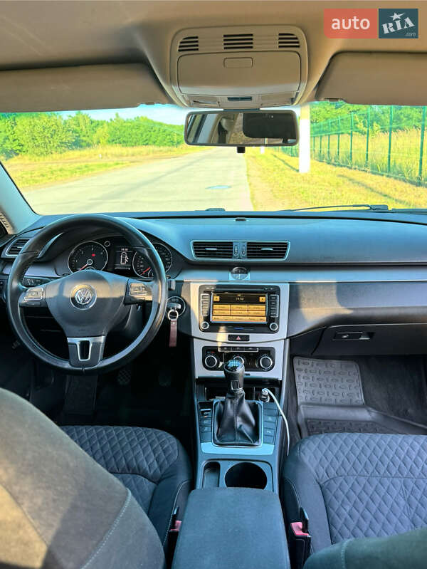 Седан Volkswagen Passat 2013 в Коростене