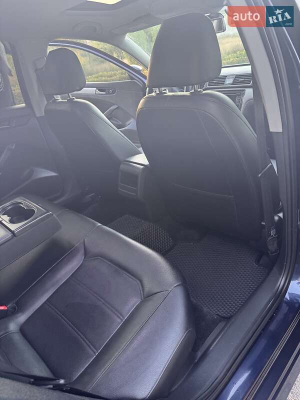Седан Volkswagen Passat 2012 в Броварах