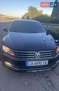 Седан Volkswagen Passat 2016 в Черкасах