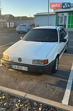 Седан Volkswagen Passat 1991 в Умані
