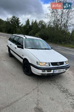 Універсал Volkswagen Passat 1995 в Долині