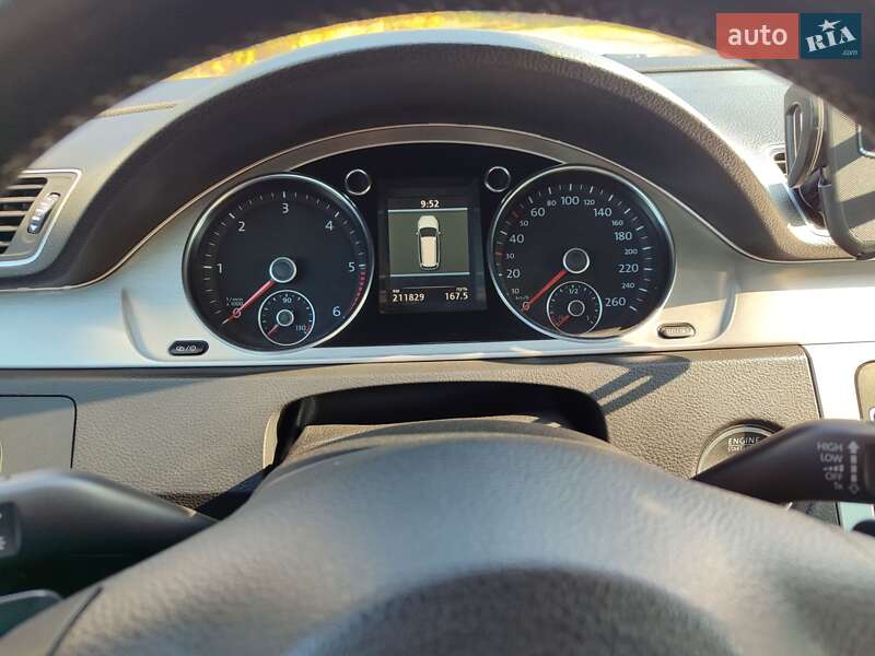 Универсал Volkswagen Passat 2013 в Ровно