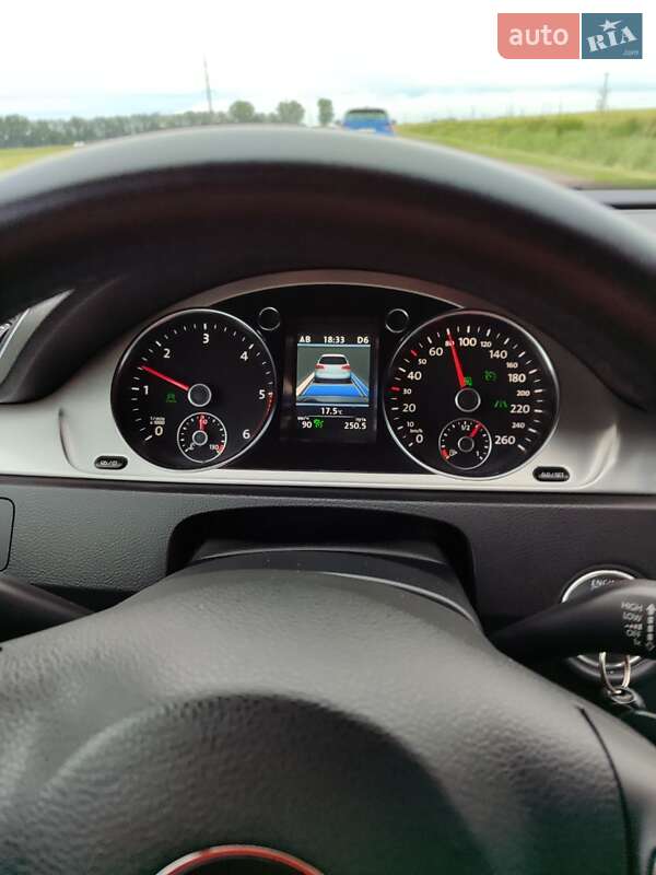 Универсал Volkswagen Passat 2013 в Ровно