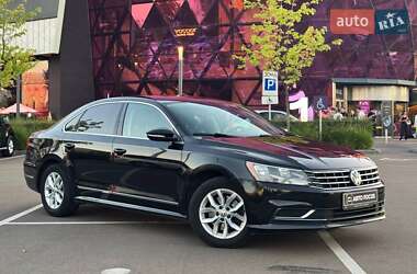 Седан Volkswagen Passat 2016 в Киеве