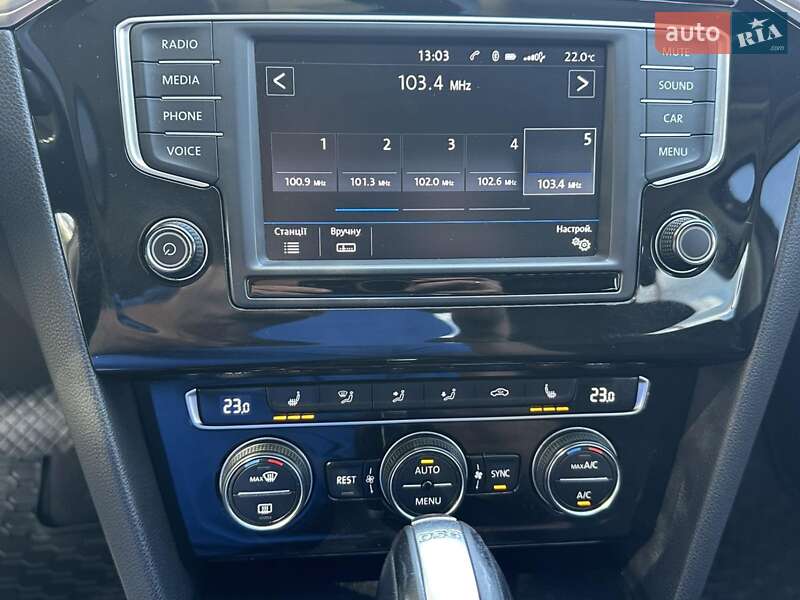 Седан Volkswagen Passat 2017 в Ивано-Франковске