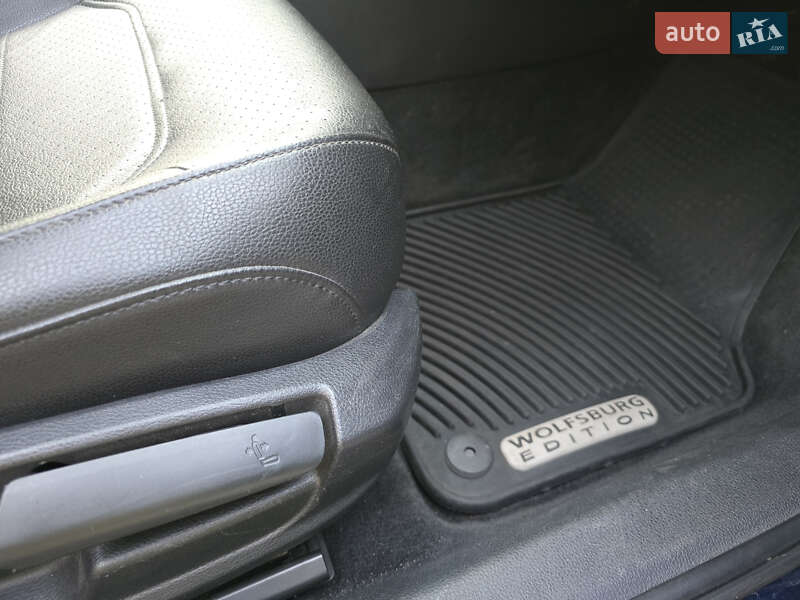 Седан Volkswagen Passat 2015 в Киеве