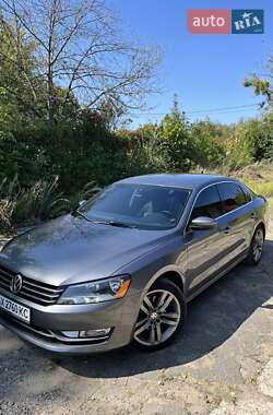 Седан Volkswagen Passat 2015 в Харкові