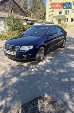 Седан Volkswagen Passat 2005 в Житомирі