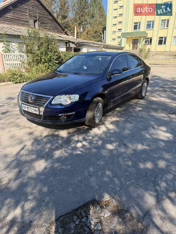 Седан Volkswagen Passat 2005 в Житомире