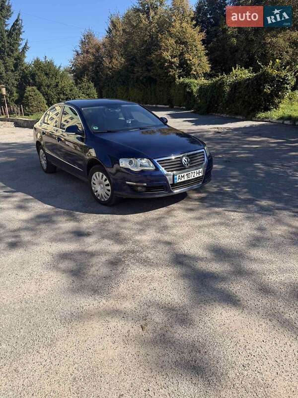 Седан Volkswagen Passat 2005 в Житомире