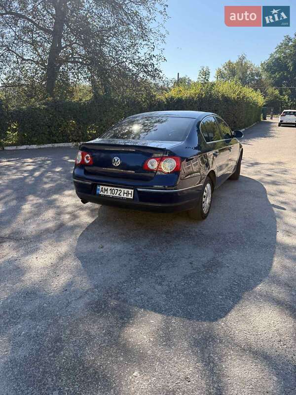 Седан Volkswagen Passat 2005 в Житомире
