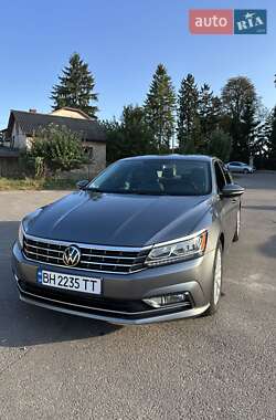 Седан Volkswagen Passat 2017 в Збаражі