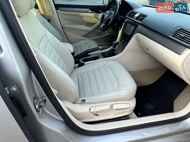 Седан Volkswagen Passat 2014 в Хмельницькому