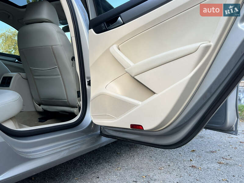 Седан Volkswagen Passat 2014 в Хмельницькому