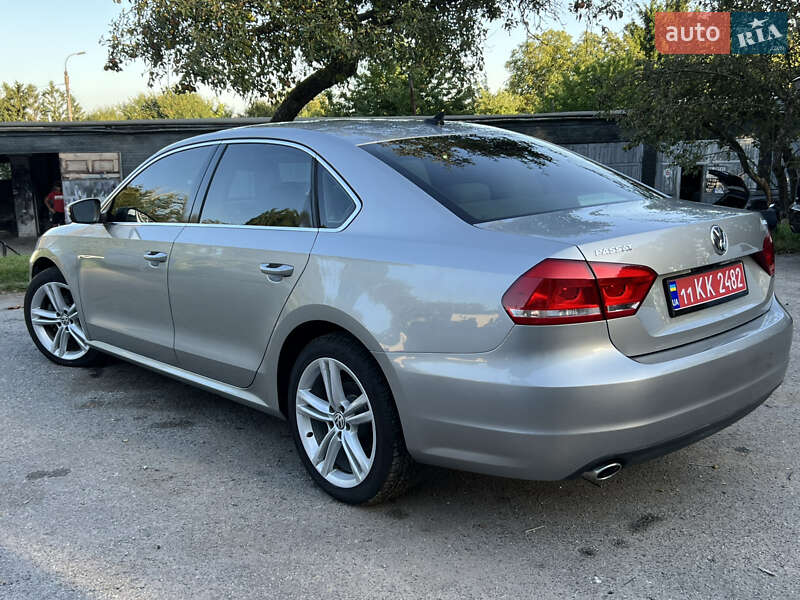 Седан Volkswagen Passat 2014 в Хмельницькому