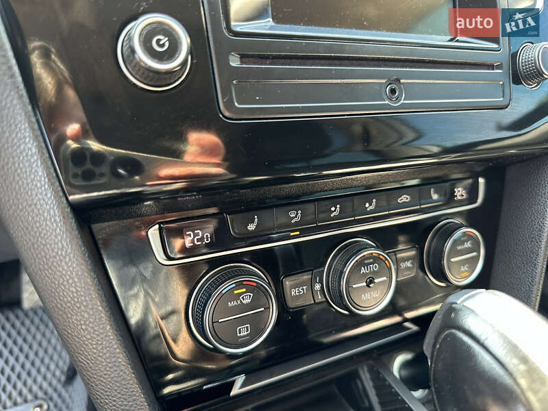 Універсал Volkswagen Passat 2017 в Львові