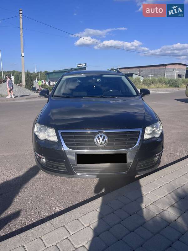 Універсал Volkswagen Passat 2009 в Моршині