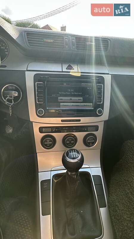 Універсал Volkswagen Passat 2009 в Моршині