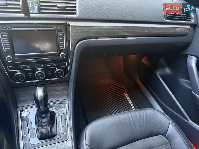 Седан Volkswagen Passat 2013 в Днепре