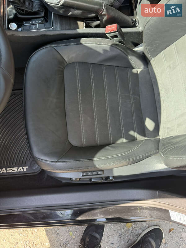 Седан Volkswagen Passat 2013 в Днепре