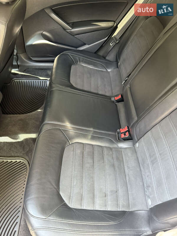 Седан Volkswagen Passat 2013 в Днепре