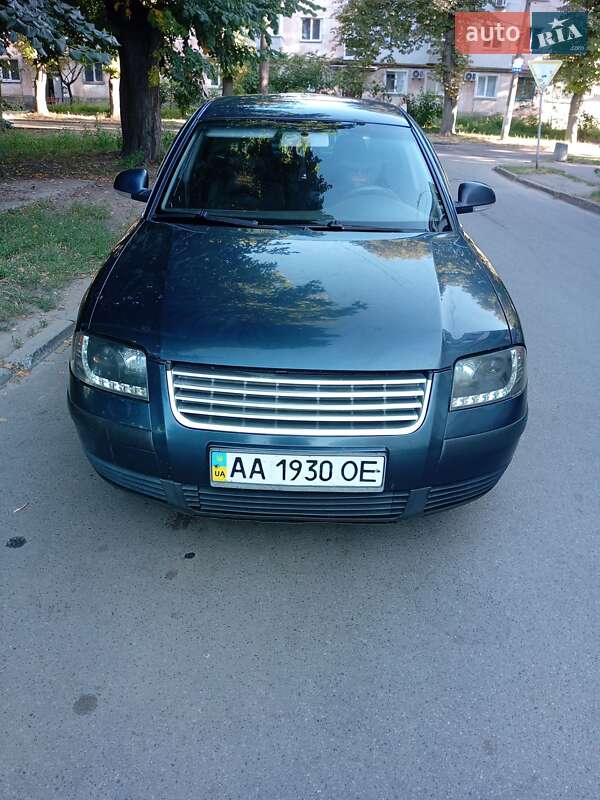 Седан Volkswagen Passat 2004 в Фастове
