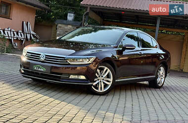 Седан Volkswagen Passat 2016 в Мукачевому