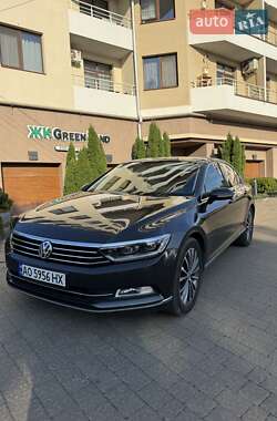 Седан Volkswagen Passat 2018 в Ужгороді