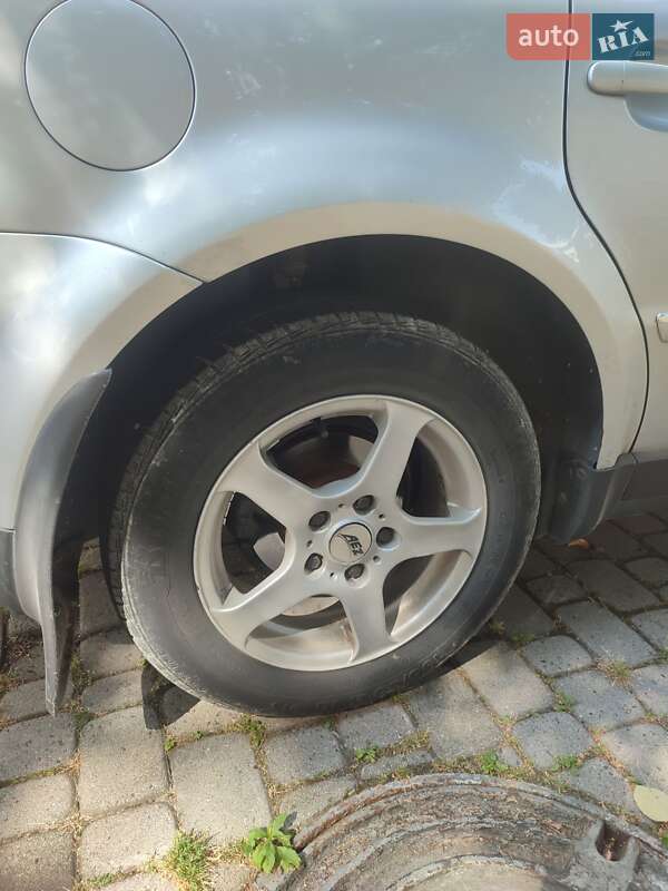 Седан Volkswagen Passat 2005 в Львове