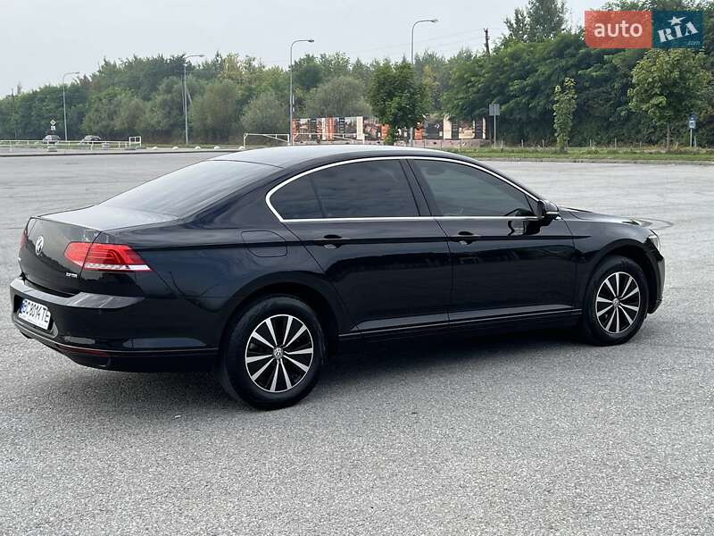 Седан Volkswagen Passat 2017 в Львові