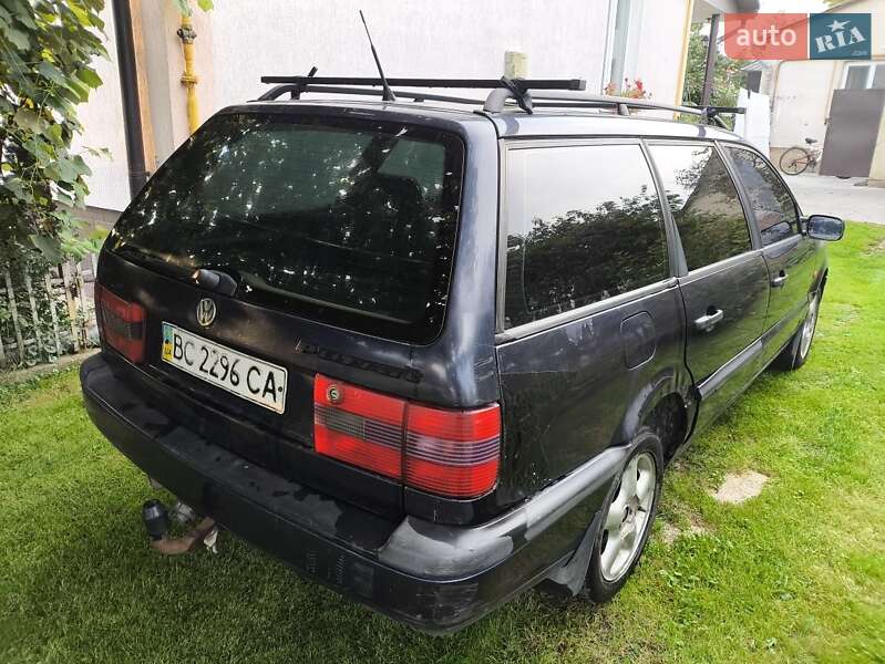 Універсал Volkswagen Passat 1995 в Городку