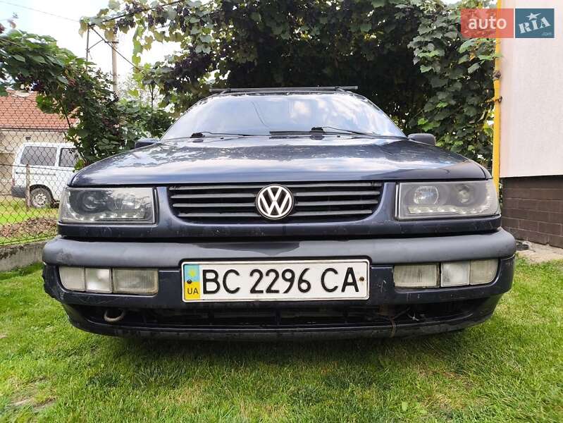 Універсал Volkswagen Passat 1995 в Городку