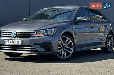 Седан Volkswagen Passat 2018 в Києві