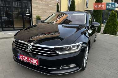 Седан Volkswagen Passat 2017 в Ужгороді