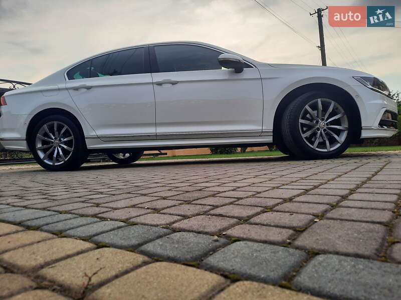 Седан Volkswagen Passat 2018 в Стрые