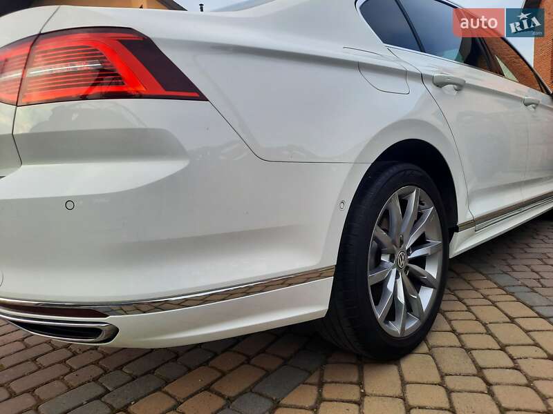 Седан Volkswagen Passat 2018 в Стрые