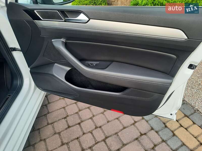 Седан Volkswagen Passat 2018 в Стрые