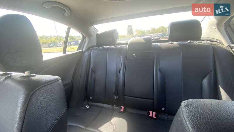 Седан Volkswagen Passat 2006 в Києві